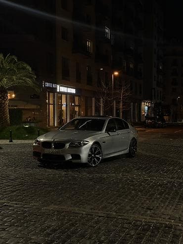 bmw oluxana baksol: Böyük manitor Boyük gozik 4 knopkadan ibaratdi Head up (elektron — 2