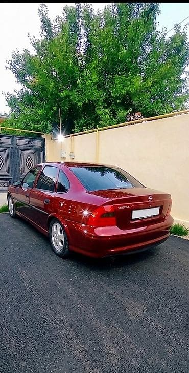 opel vektra a: Opel Vectra: 1.6 l | 1997 il 200000 km Sedan — 8