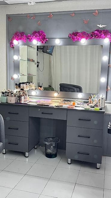 Makiyaj üçün masa