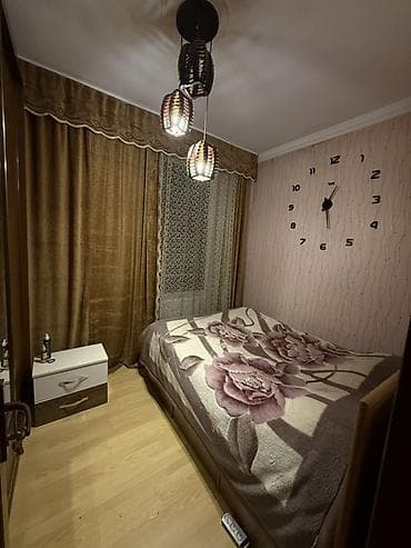 TeCILI Memar Acami metrosu yaxınlığında, Köhna Yegana Şadlıq Sarayının — 1
