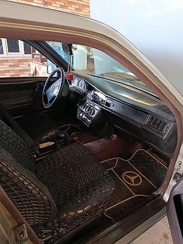 su satan masinlar: Mercedes-Benz W201 (190) sedan - Kuzov: 4 qapılı sedan, açıq boz rəng — 7