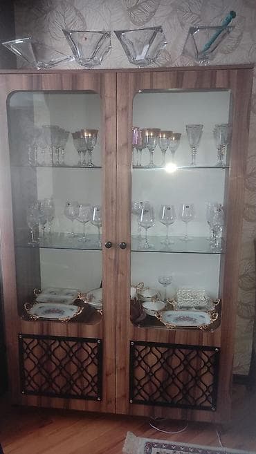 belarus mebel: Qonaq otağı üçün vitrinali TV stendi və şkaf komplekti - Material — 4