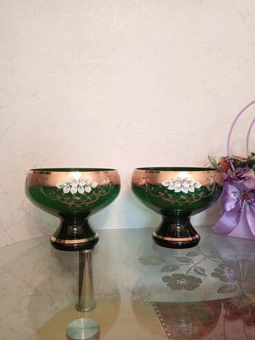 meyvə tərəvəz: Yaşıl rəngdə, qızılı haşiyəli, üzərində ağ güllər təsvir olunmuş iki — 4