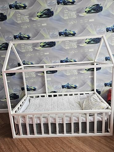 dekor isiq: Oğlan və qız üçün, Çarpayı, Bazasız, Matras ilə, Siyirməsiz — 1