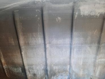 kemerler: Metal yanacaq/su sisterni – qoşqu üzərində - Həcmi: təxmini 6–10 m³ — 4