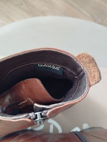 Tuflilər: Ölçü: 37, rəng - Qəhvəyi, İşlənmiş — 4