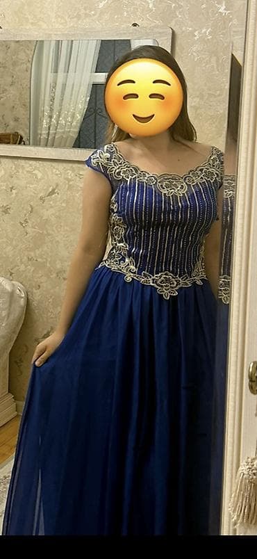 Mavi rəngdə zərif gecə donu - Model: A-kesim, uzun ətəkli, yüngül