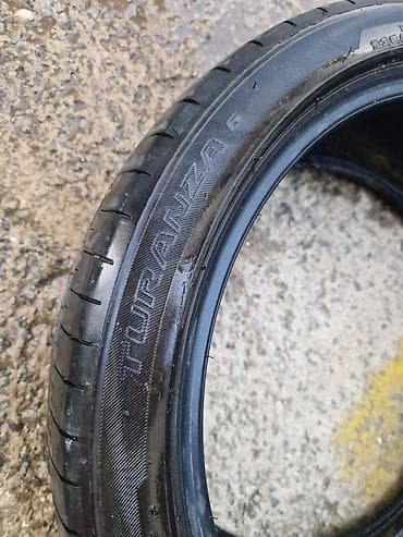 bbc disk: İşlənmiş Şin Bridgestone 235 / 40 / R 19 — 8