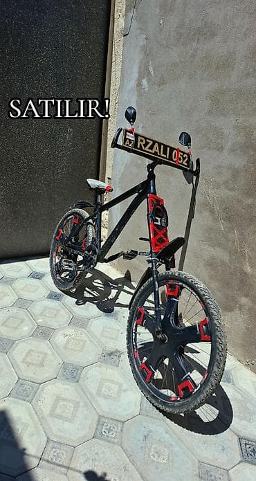 Velosiped – şəhər və yüngül off-road sürüşləri üçün - Rəng: qara