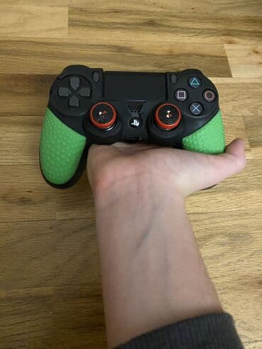 Видеоигры и приставки: PlayStation 4 Slim komplekti - Konsol: PS4 Slim (qara korpus — 4