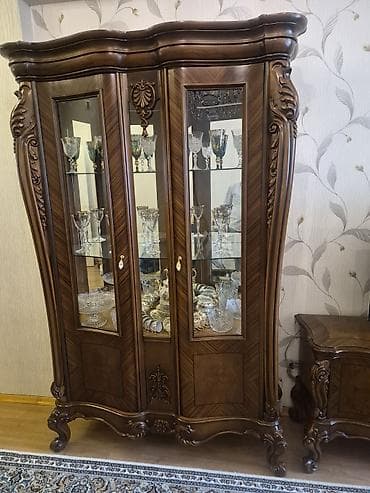 reception masa: Klassik üslubda dəst mebellər – qonaq otağı üçün komplekt Tərkibi: - — 5