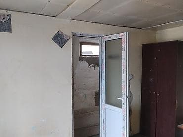karavan satışları: Obyekt: Təmirə uyğun kiçik yaşayış sahəsi Təsvir: - Girişdə massiv — 4