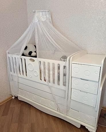 Oğlan və qız üçün, Dördbucaq, Beşik, Dəstsiz, Matras ilə, Yellənmə mexanizmsiz