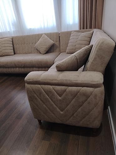 cay evi dizaynlari: Bej rəngdə L formalı bazalidir her iki hissesi. 5 aydi alinib cuzi — 1