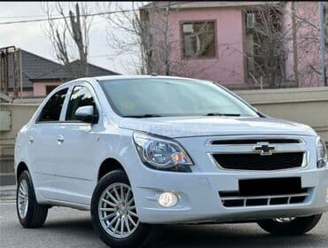 Yağlar və avtokimyəvi maddələr: Chevrolet Cobalt, ağ rəng, sedan gövdə. Xüsusiyyətlər: - Avtomat — 10