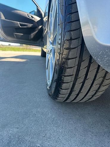 opel zafira b: Opel Astra H (5 qapılı hetçbek) Texniki xüsusiyyətlər və təchizat: - — 5