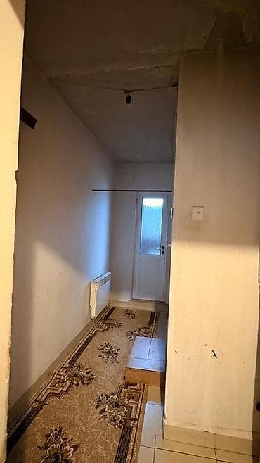 qapılar otaq: Ev normal vezıyyetdedir 4 otaqlıdır,kombi var,metbex mebel qiymete — 5