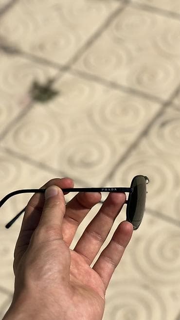 optik eynək: Gün eynəyi, Prada, İşlənmiş — 2