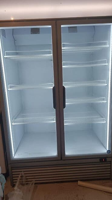 İki qapılı vitrin tipli soyuducu - Şüşə önlü, LED daxili işıqlandırma