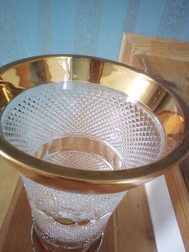 məxmər gülü: Bir vaza, Xrustal — 2