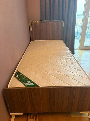 Sd3 eded çarpayi, biri 120 azn. Matrasi var. Olcusu 2×0,90sm. Unvan 28