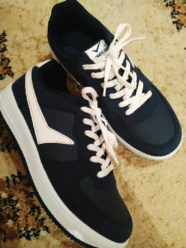 Məktəbli forması: Krasovka 1 dəfə geyinilib,baha alınıb balaca olduğundan satılır,ölçü — 1