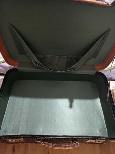 Çamadanlar: Məhsul: Retro səyahət çamadanı Təsvir: - Material: Qara, timsah — 2