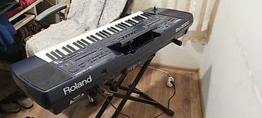 pilates aleti: Roland EM-2000 aranjor sintezator - 61-klavişli, sürüşdürmə — 2