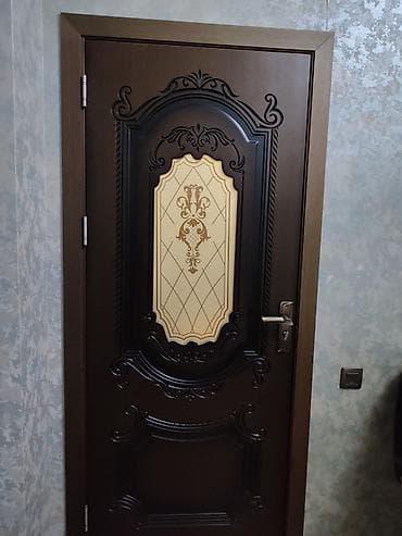 Klassik dizaynlı daxili qapı - Material: Ağac əsaslı massiv/şpon
