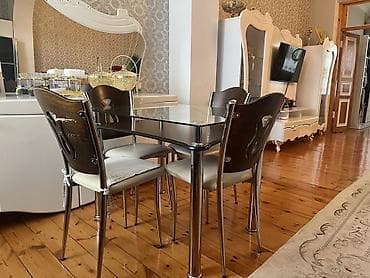 Mətbəx üçün, İşlənmiş, Açılmayan, Dördbucaq masa, 4 stul