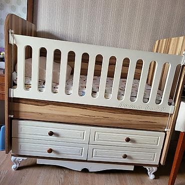 matras alti: Oğlan və qız üçün, İşlənmiş, Dördbucaq, Beşik, Matras ilə, Yellənmə mexanizm ilə — 1