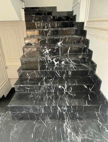 qranit kafel: Mermer qrabit Bu boz rəngli, yonulmuş səkilər və ya bordürlərdir — 16