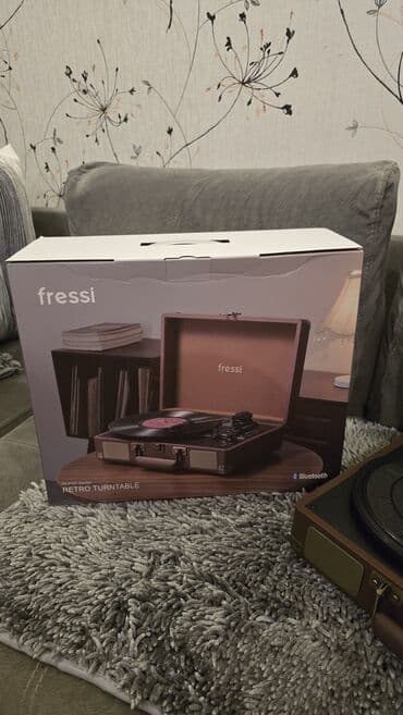 qepik alanlar: Qrammafonlar Mehduddur!!! Çox gözəl Retro Qramafonlar və göz oxşuyan — 10