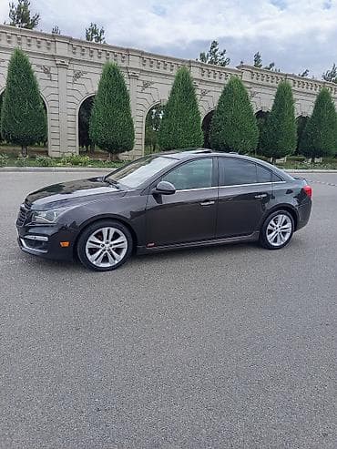 tesla model 3: Chevrolet Cruze: 1.4 l | 2015 il 263000 km Sedan — 8
