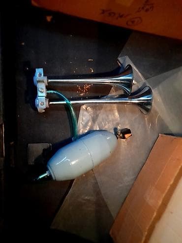 авто колонки: Dəsti Bir yerdə 700 təzədi MSK 8 səsli hava siqnalı (horn) dəsti - — 6