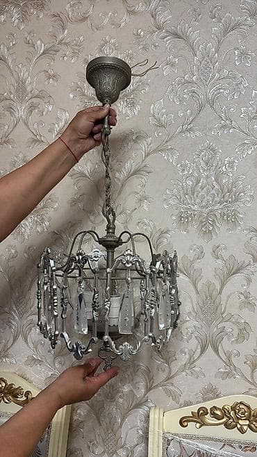 chris brown qelyan: Çılçıraq, 3 lampa, Metal — 1