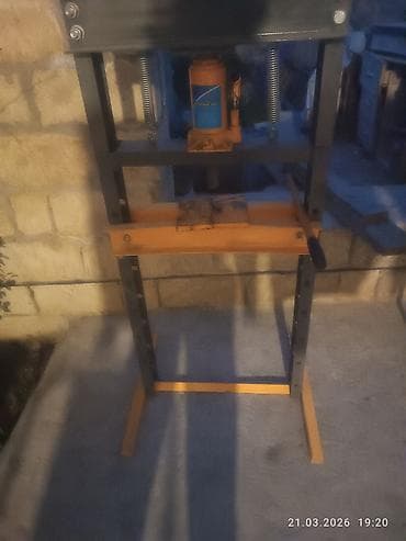 Qapılar və aksessuarlar: Hidravlik pres – ustaxanalar və metal emalı üçün - Tip: şüşəli — 2