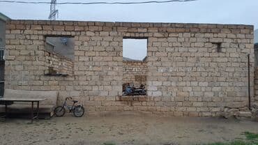 malyar usta is elanlari: Daşdan tikilmiş bu bina ev və ya digər tikinti layihələri üçün möhkəm — 1