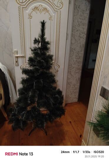 şaxda baba: Süni qar effektli Yeni il şam ağacı - Tük tipli, sıx iynələri olan — 3