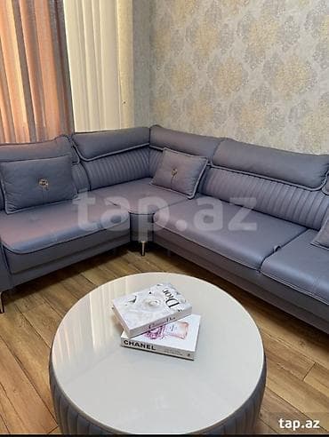 divan acılan: Di̇van-kravat, İşlənmiş, Açılan, Bazasız, Dəri, Çatdırılma yoxdur — 2