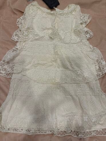 topik geyim: Qadın geyim dəsti – 4 fərqli don 1) Pudra rəngli, incə çiçək naxışlı — 9