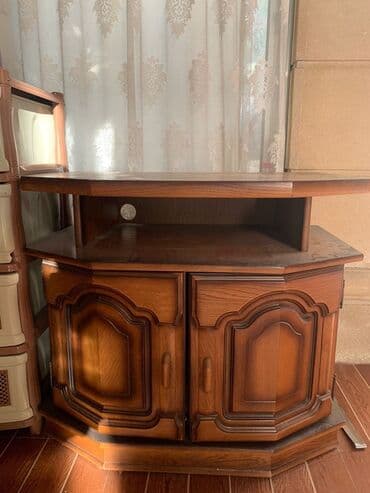 Künc Tv altlığı, Polkalı, Taxtalı