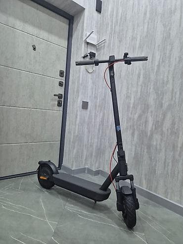 Salam aleykum scooter çox ideal vəziyətdədir çox az sürülüb keçən il