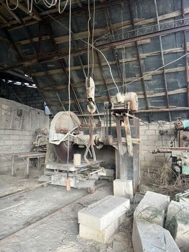 Anbar/istehsalat sahəsi – daş divarlı, metal-karkas dam örtüyü ilə — 12