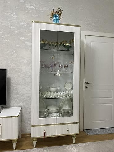 stol stul embawood stullar: Qonaq otağı mebel dəsti satılır. Masa dəsti + Qorka ( Vitrin ) • Masa — 9