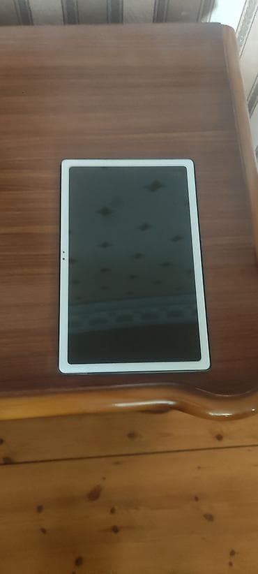 ipod touch 7: Samsung galaxy tab a7 + Kabro Xüsusiyyətlər: - Korpus: arxa hissə — 1