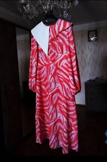 kişi baş geyimləri: M,38,(R)
Maxi,uzunluq. 
Boy,165sm — 1