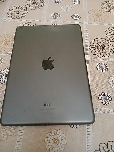 ТВ и видео: Б/у Apple iPad 8 (2020), 9,7", 128 ГБ, Бесплатная доставка — 1