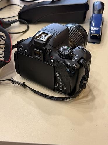Canon EOS 700D + EF-S 18-55mm IS STM Kit - 18 MP APS-C CMOS sensor – — 4