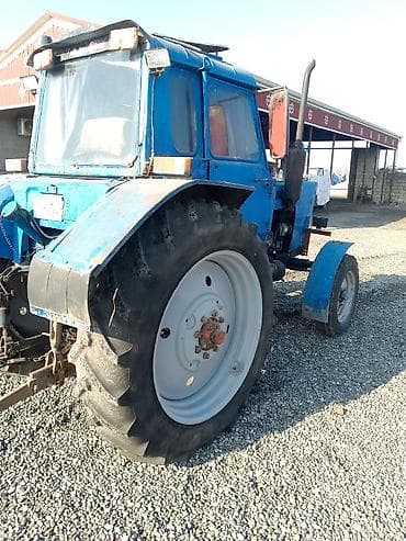 min traktor: Mavi rəngli təkərli kənd təsərrüfatı traktoru. Texniki və funksional — 2